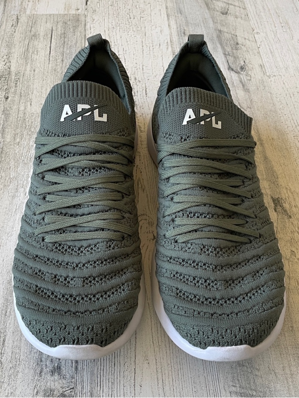 APL TechLoom Wave Slip-On Runner Green Knit Size 9.5 Womens $270 Retail